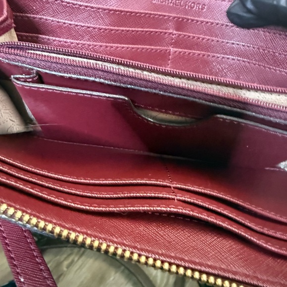 Michael Kors Wine Red Wristlet (minor Gussett cracks and spot as seen in photos) - Picture 5 of 9